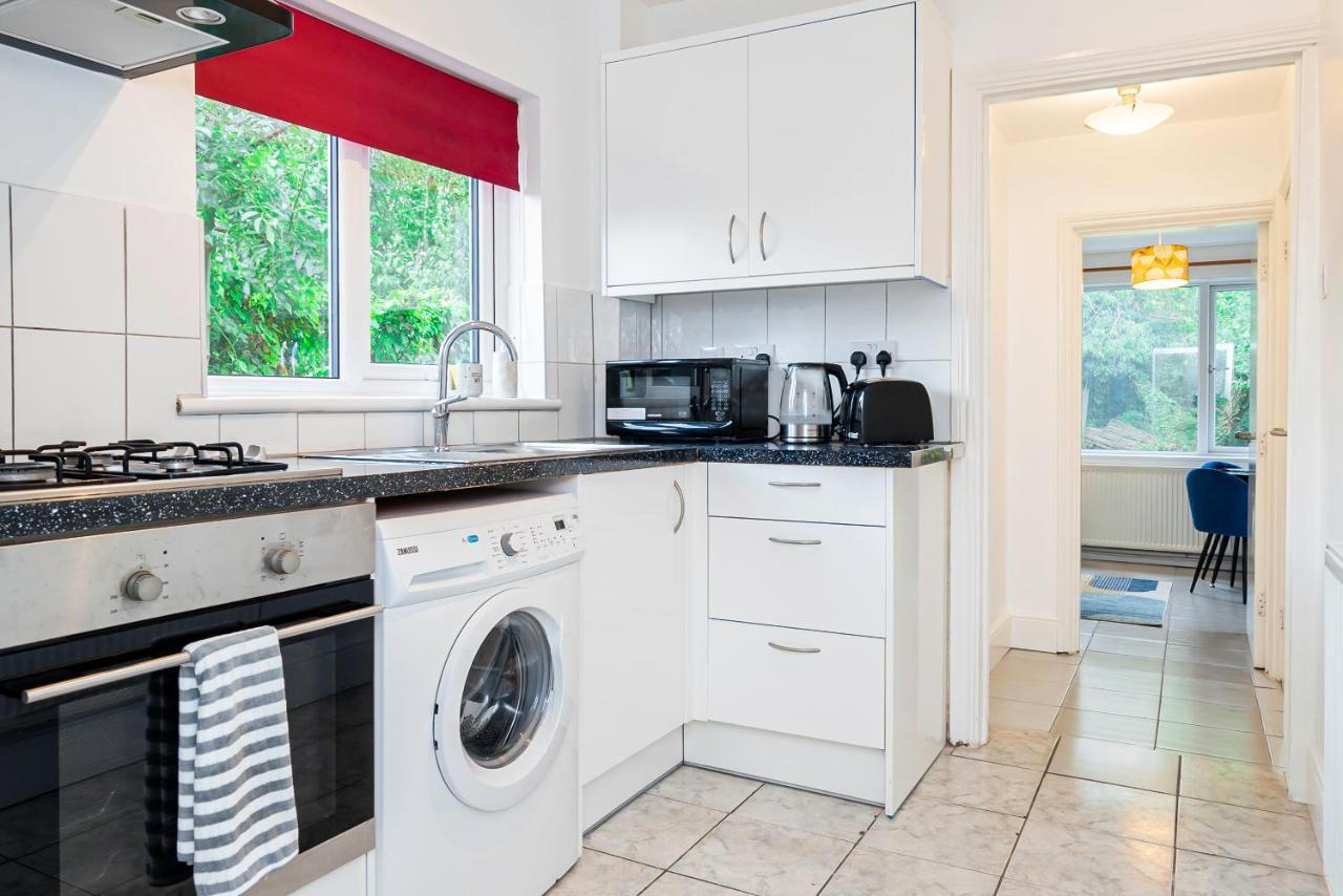 Charming 2-Bedroom Flat With A Garden And Free Parking At Abingdon Oxford Exterior foto